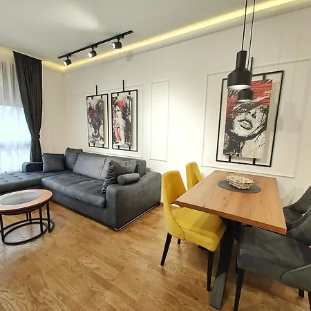 Aparthotel Velika Recepcija Cc Magnet 4*