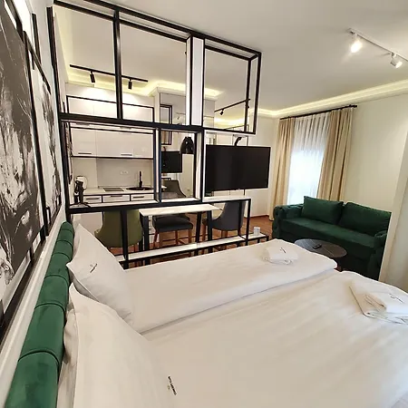 Velika Recepcija Cc Magnet