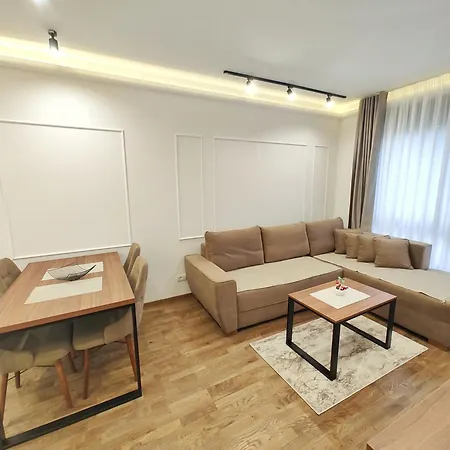 Velika Recepcija Cc Magnet